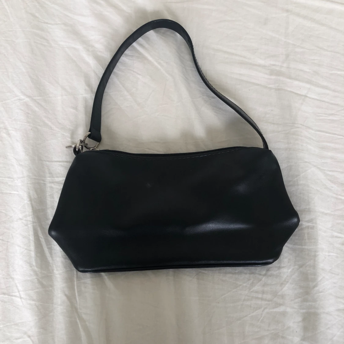 Läder axelremsväska