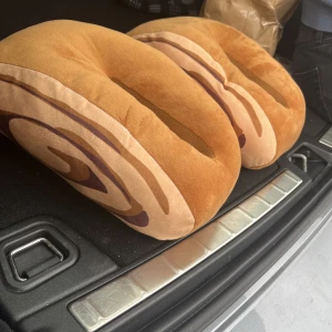 Tofflor gifflar  - Jag säljer ett par helt nya gifflar tofflor då jag fått stort intresse för dom av folk som vill köpa. Jag har ingen användning av dom.