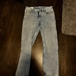 Hm regular fit jeans ljusblåa 32/32 i storlek Fint skick