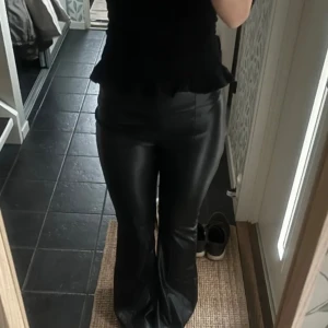 Skinnbyxor. - Säljer dessa skinnbyxor som tyvärr ej kommer till användning 💓