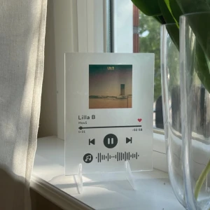 Musiktavla  - Oanvänd, få kvar 