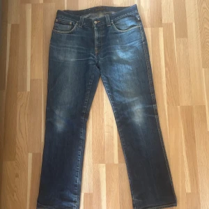Nudie Jeans - Tja säljer nu ett par riktigt feta Nudie jeans | Knappt använda | Köpta för  1600kr | Hör av er för bilder eller andra funderingar