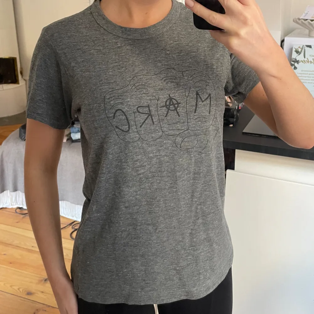 T-shirt från Marc Jacobs i storlek M. T-shirts.
