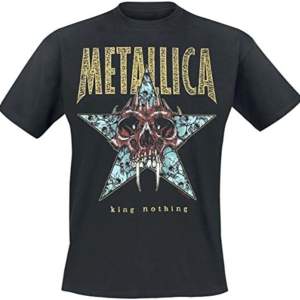 Säljer min vintage Metallica tröja för den kommer inte till användning, den är XS men det är loose fit på den så skulle säga att den passar även M ganska Baggy! 💕