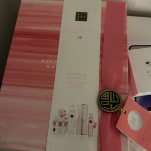 En helt ny rituals presentbox - Oanvänd presentbox från rituals i doften Sakura.