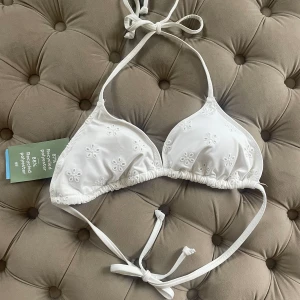 Bikini topp - Super fin bikini topp, liten i storleken, skulle säga att den passar storlek 36👙