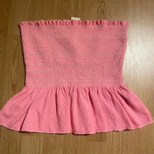 Rosa tubtopp  - Super fin till sommaren  Barnstorlek men skulle säga S