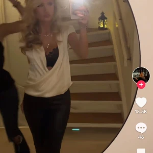 SÖKER - Söker denna tröjan i vilken färg som helst i storlek Xs eller S