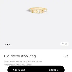 Säljer denna dior ring, köpt fel storlek men går ej frakta tillbaka. Kvitto finns och låda. Aldrig använd. 