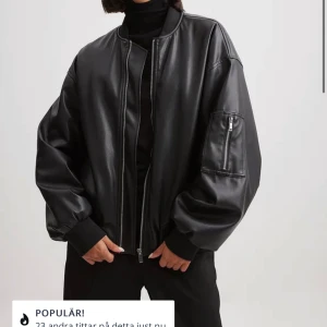 Skinnjacka nakd - Pu bomberjacket  Strl M/L