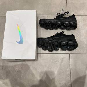 [Nike vapor Max] Bra skick, alla luftbubblor är hela🙌 Köpta runt 2 år sedan men inte använda så mycket] Bara höra av sig vid frågor👊