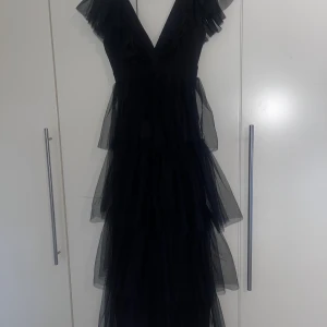 Balklänning - Jättefin balklänning!! Den är oanvänd och i bra skick. Lånad bild