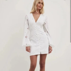 Student klänning - Fin klänning perfekt till studenten 🤍🤍 