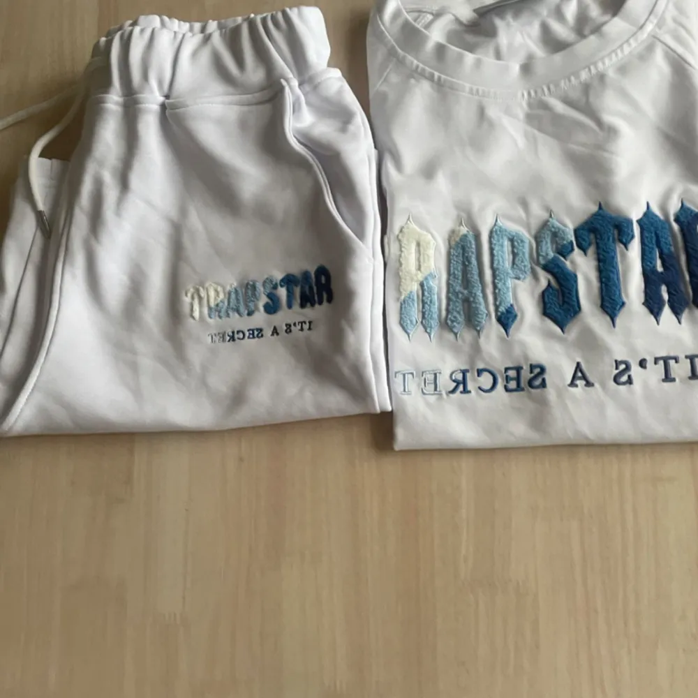 Trapstar Set  T-shirt och shorts  Stl: Medium . T-shirts.