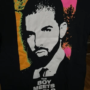 Drake T-shirt - Merch från hans konsert i Stockholm. Bak finns alla konsert datum