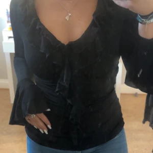 Snygg volang topp - Super fin volang topp, passar bra till fest 