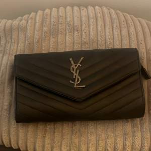 Yves saint Laurent liknande väska 