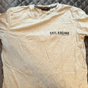 Sailracing t-shirt - I mycket bra skick och knappt använd