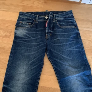 DSQUARED jeans - DSQUARED jeans fint skick stl 10