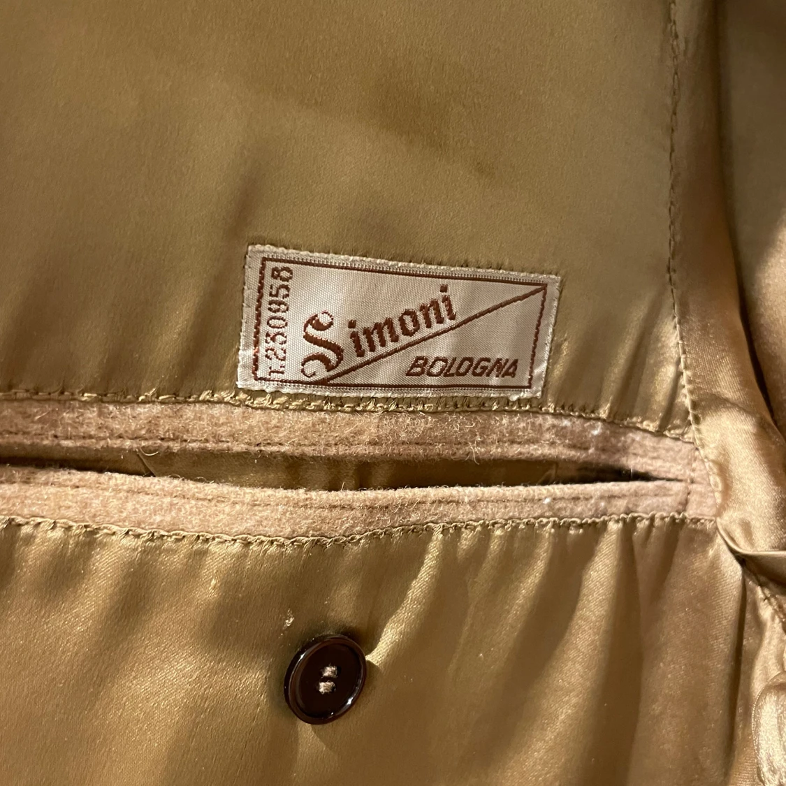 Vintage rock i camelfärgad ull - 90