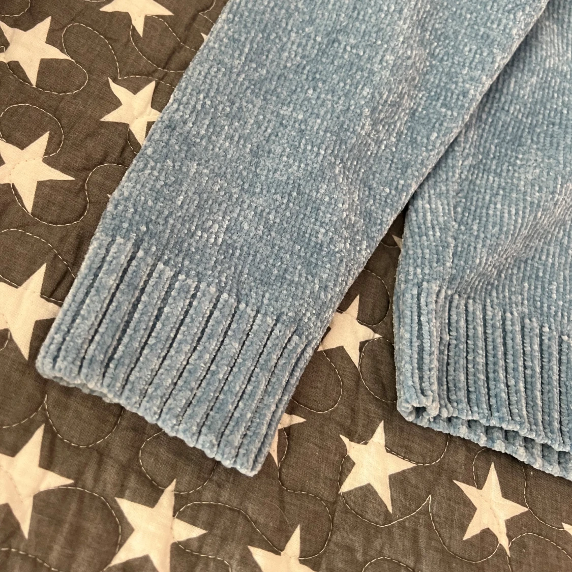 Sjukt fin blå tröja med hög krage - 91