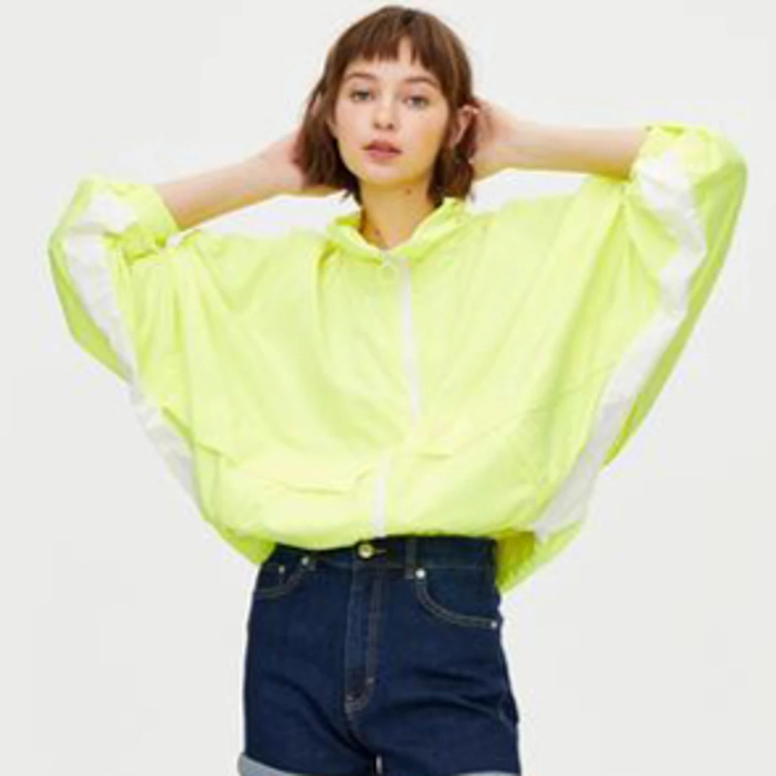 Neon yellow jacker with raglan sleeves  - 90