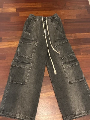 rick owens beta cargos - aldrig använt de (inte min stil)  kan tänka mig byta mot något intressant.