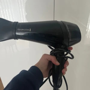 Hårfön - Funkar som den ska. 2200w 