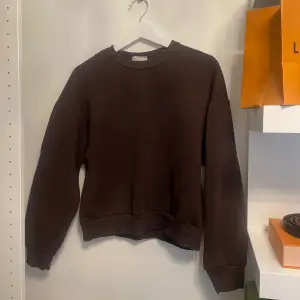 Säljer denna bruna tröja 