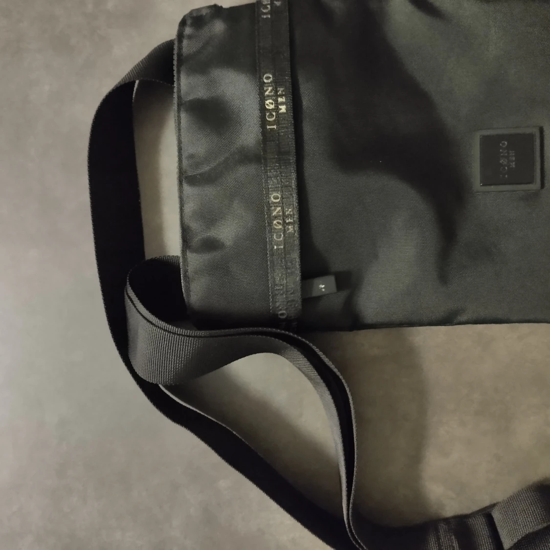 ICONO MEN VÄSKA  - 91