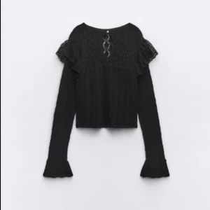 SUPERSNYGG topp!!  - SUPERSNYGG spets topp från Zara!! Använd en gång💋!!