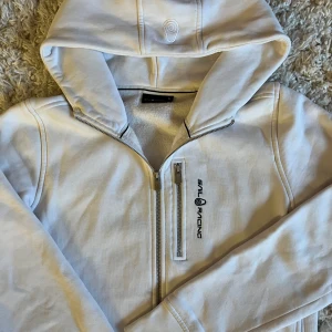 hoodie - Bra skick, snygg hoodie💗