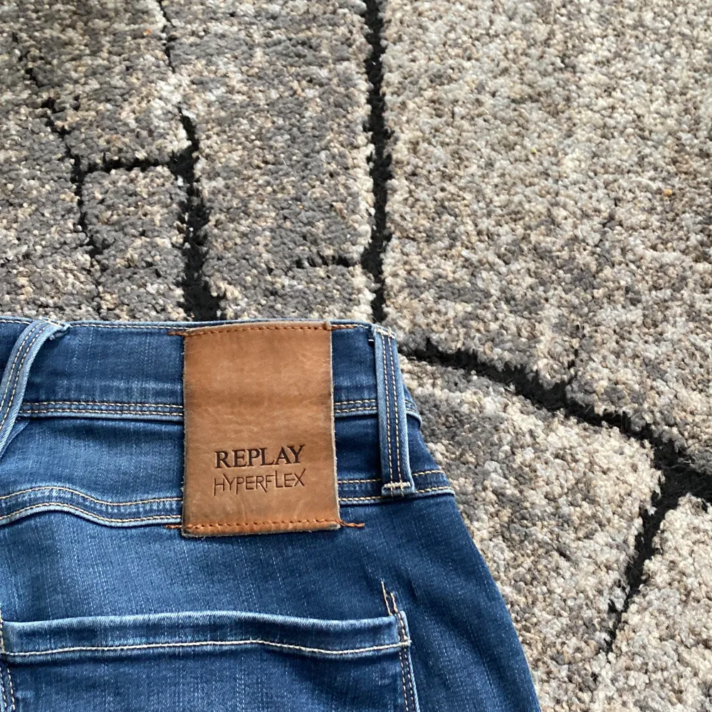 Tja! Säljer dessa feta replay jeans då dom ej kommer till användning. Modell anbass, hyperflex och är bra skick (9/10). Tveka inge på att skriva om ni har frågor, kan gå ner i pris vid snabb affär!. Jeans & Byxor.