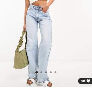 HELT perfekta jeans. Aldrig använda pga något för stora. Nypris: 499kr