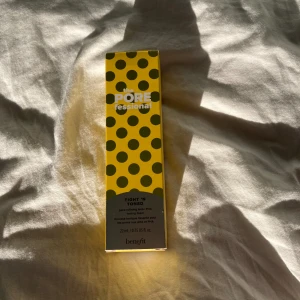 Benefit toning foam  - Testad två gånger men funkade dåligt för min hud så säljer. Från benefit. Hör av dig för fler frågor💕 Nypris runt 200kr. 🩷