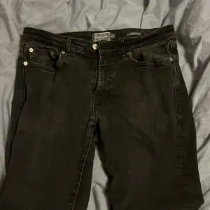 Svarta jeans från dressman  Slim fit 34/30 