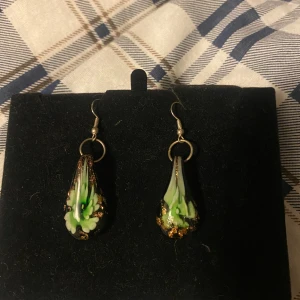 Fina örhängen  - Jätte fina örhängen, aldrig använda