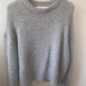 Stickad tröja - Så fin grå stickad tröja från zara