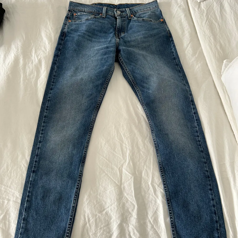Levis jeans modell 512  Storlek w 31 L 32 Skick 10/10 Aldrig använda  Pris bud. Jeans & Byxor.