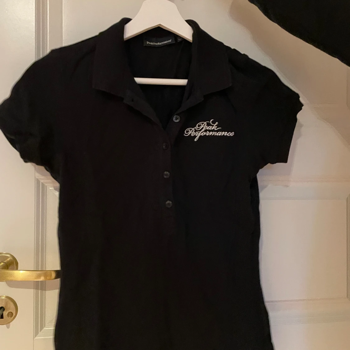 Peak performance shirt 