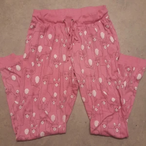 Rosa Mjukisbyxor med alpackor/lama - Storlek; XL