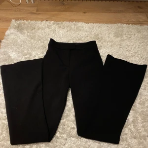New yorker kostymbyxor - Typ kostymbyxor från New yorker, storlek xxs, passar mig som brukar ha S