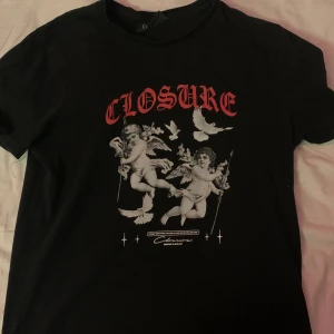 T-shirt  - Skitsnygg t-shirt i bra skick