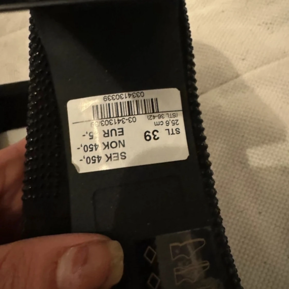 Helt oanvända klackskor  - 92