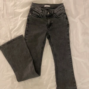 Jeans - Perfect jeans från Gina Tricot i storlek 32😊