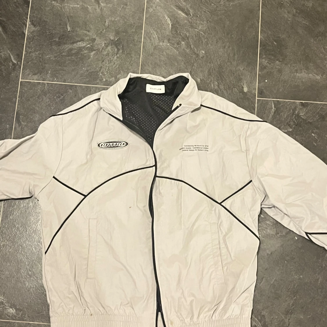 Grå vindjacka från YOUTH LUV - 1