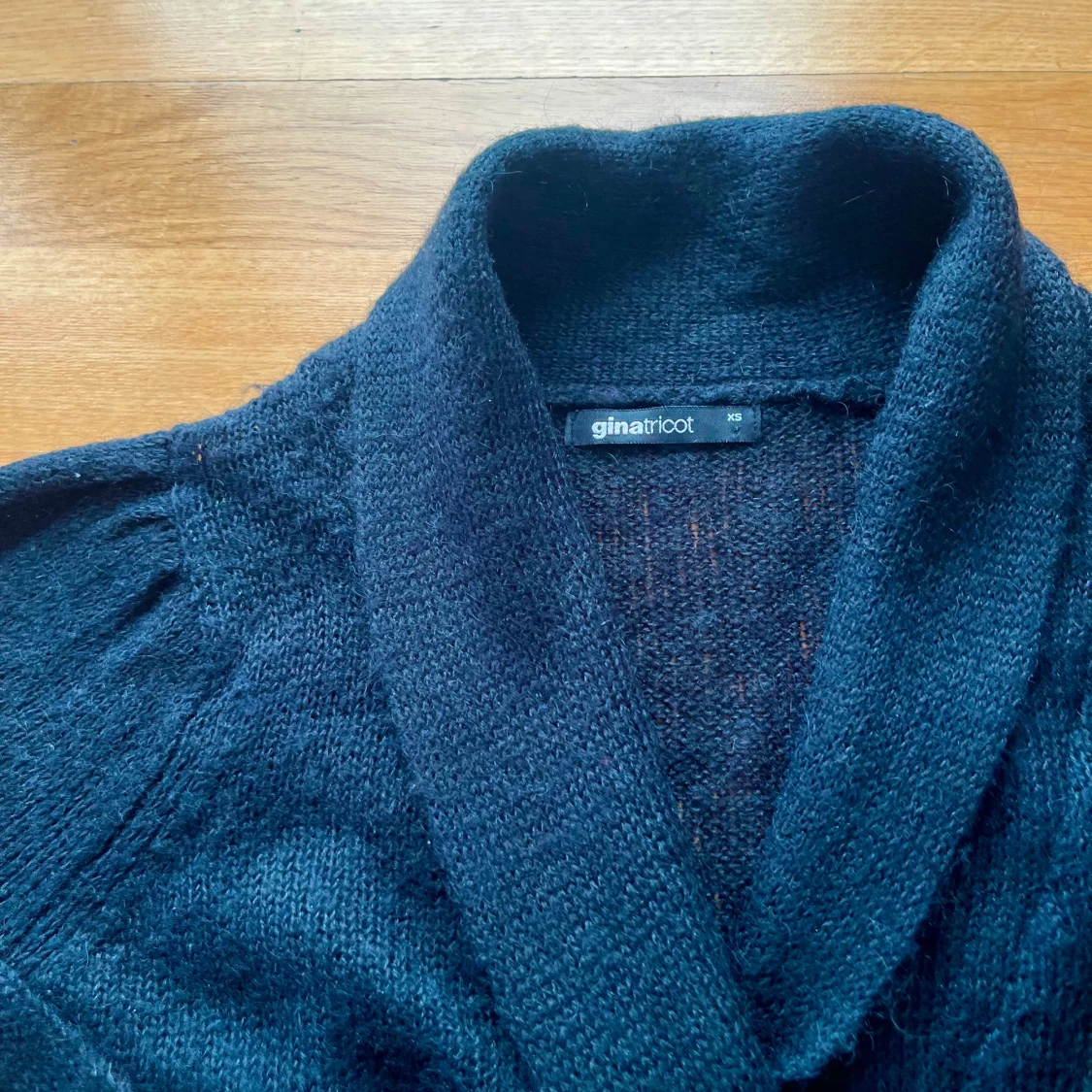 Svart omlottkofta från Gina Tricot - 2