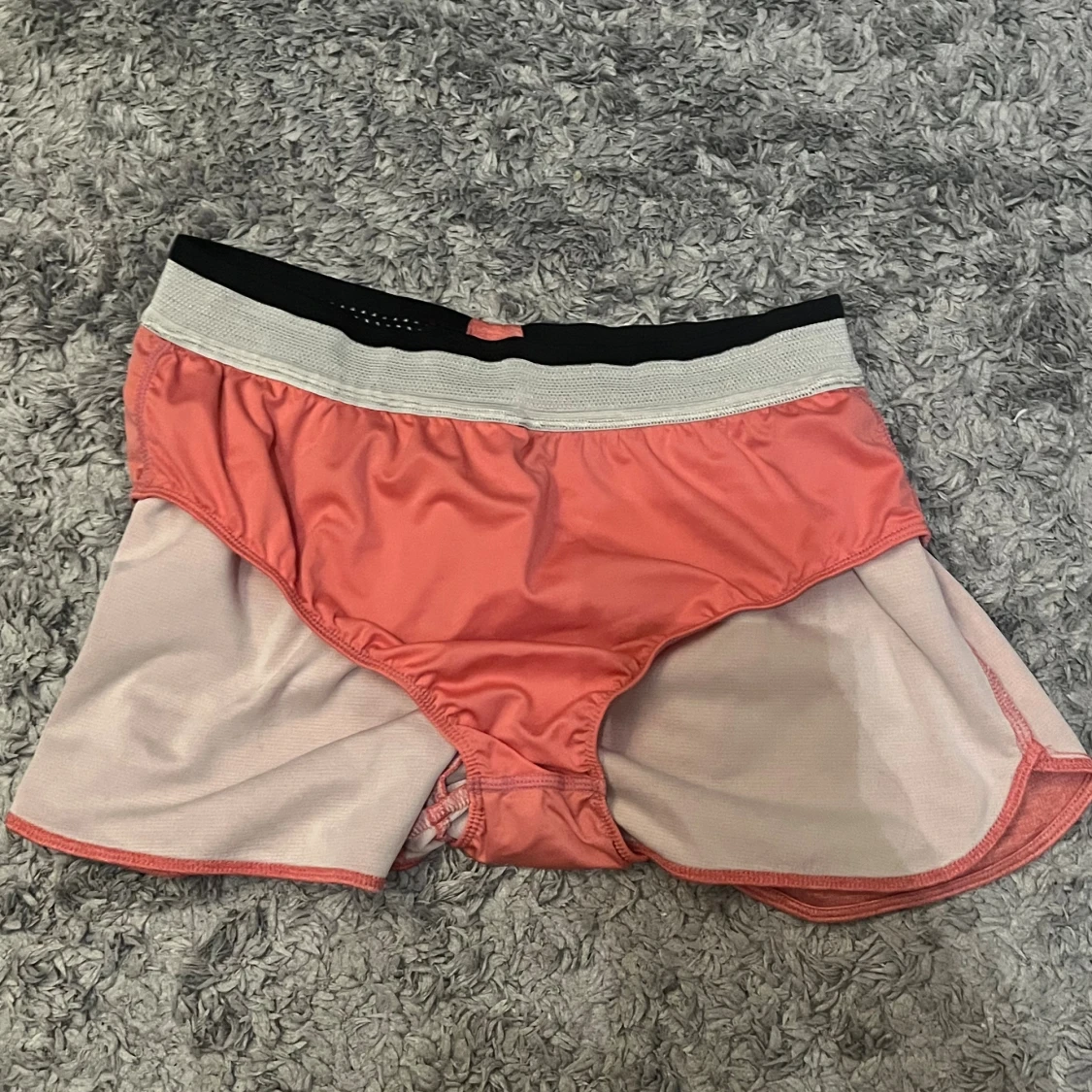 Rosa träningsshorts från SOC - 2