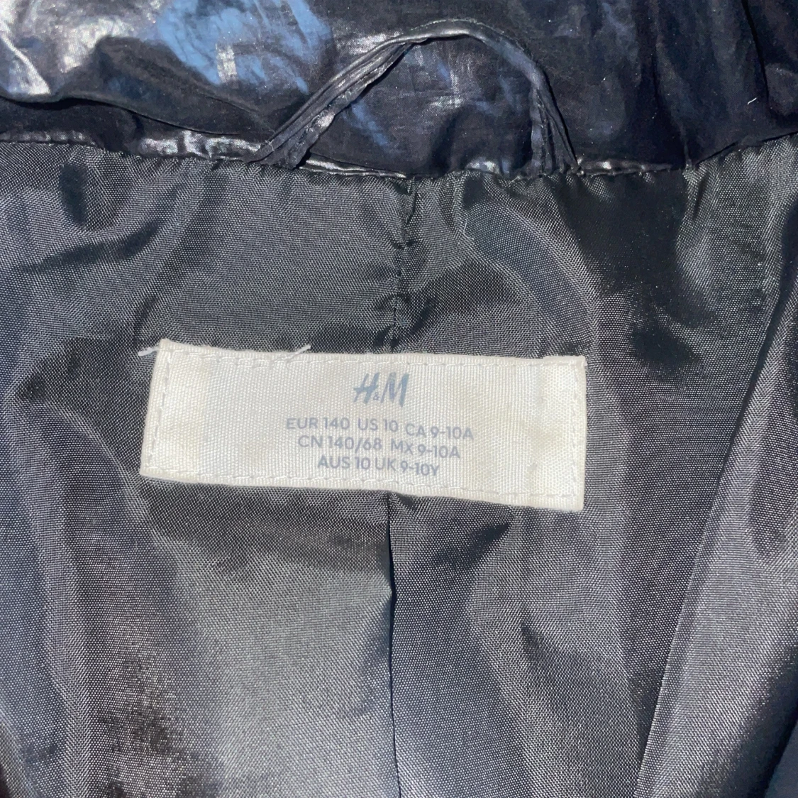 Svart pufferjacka från H&M - 1