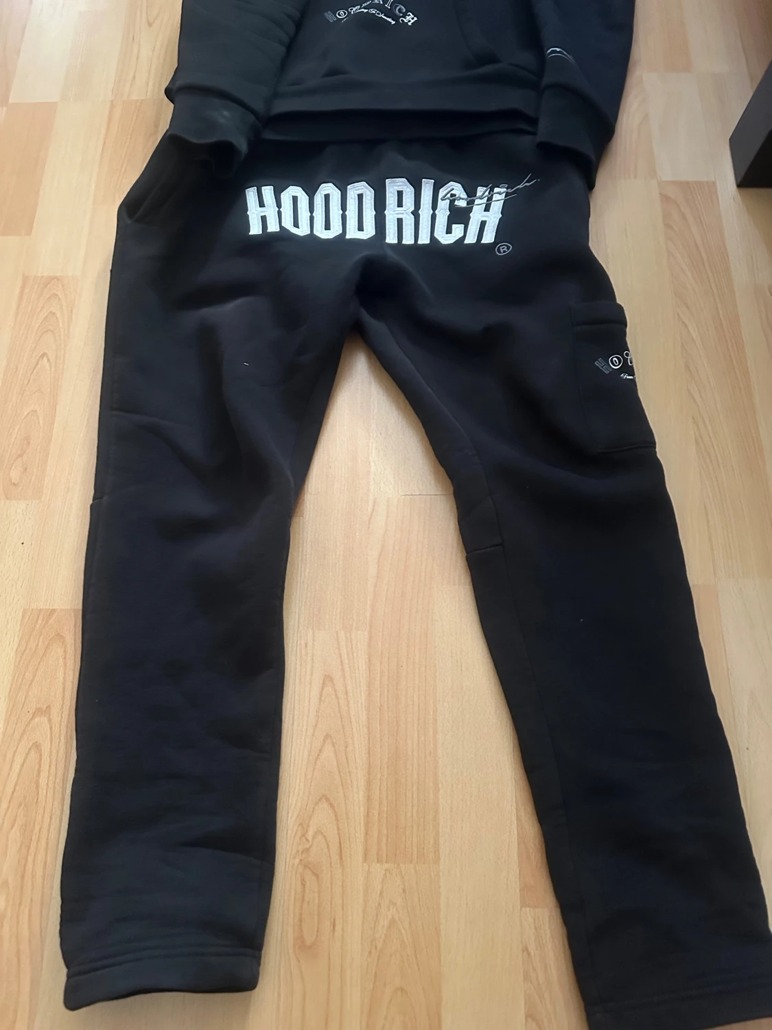 Svart Hoodrich hoodie och byxor med tryck - 3